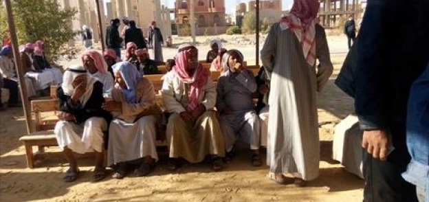 كبار السن يدلون بأصواتهم في جنوب سيناء