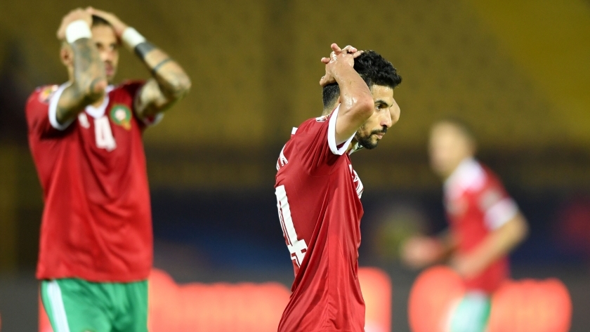الحزن يضرب لاعبي المنتخب المغربي عقب الخروج من دور الـ16 بأمم إفريقيا