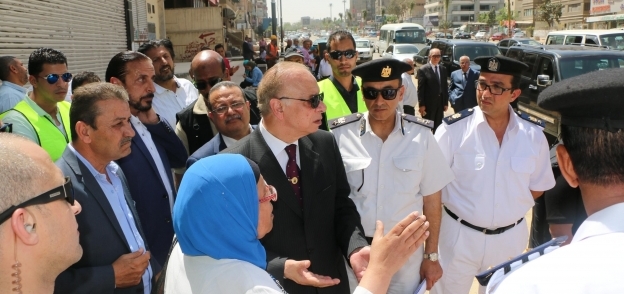 محافظ القاهرة يتفقد ميدان سراى القبة