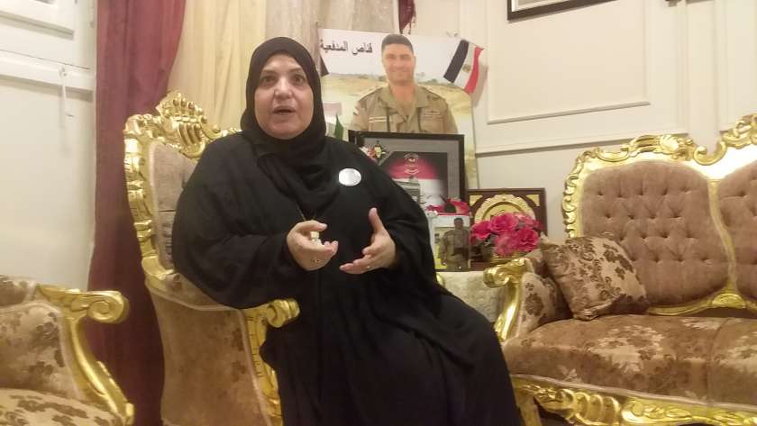 والدة الشهيد البطل الرائد محمد صلاح خلال حديثها للوطن