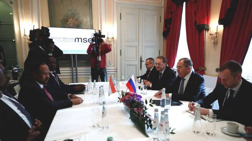 لقاء وزير الخارجية الروسي سيرجي لافروف مع رئيس الوزراء السوداني عبدالله حمدوك