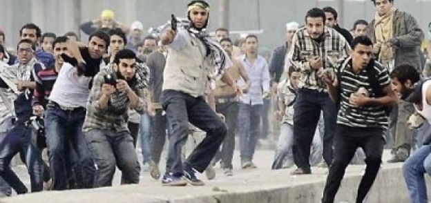 عناصر إخوانية خلال أعمال عنف عقب فض اعتصام رابعة المسلح - صورة أرشيفية