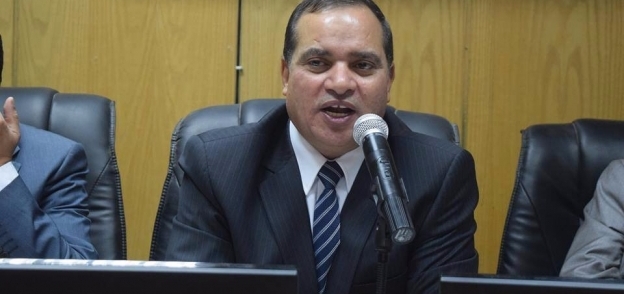 الدكتور أحمد عزيز - رئيس جامعة سوهاج