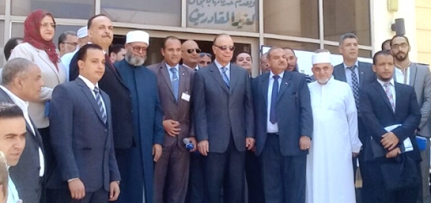 محافظ القاهرة مع قيادات الجمعية الشرعية