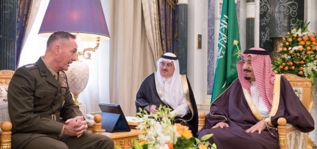 الملك سلمان يستقبل رئيس هيئة الأركان الأمريكية جوزيف دانفورد في الرياض