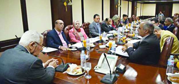 اجتماع سابق لـ«الأعلى للإعلام» برئاسة مكرم محمد أحمد