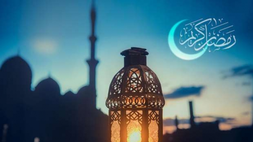 الإمارات والكويت تتحريان هلال شهر رمضان المبارك