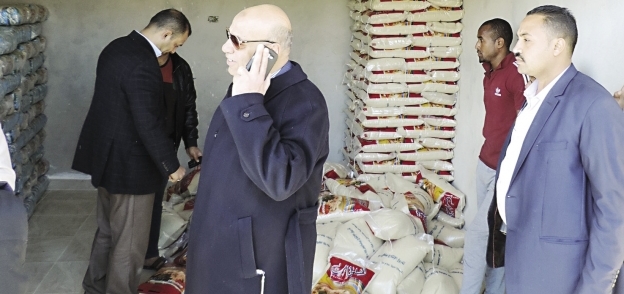 أمن مطروح يضبط 25 طن أرز وزيت قبل بيعهم بالسوق السوداء