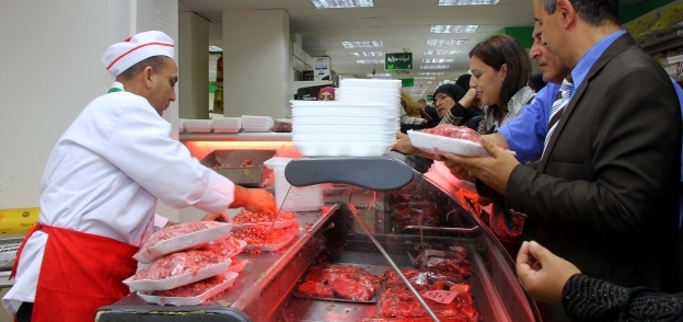 اللحوم المجمدة في المجمعات الاستهلاكية