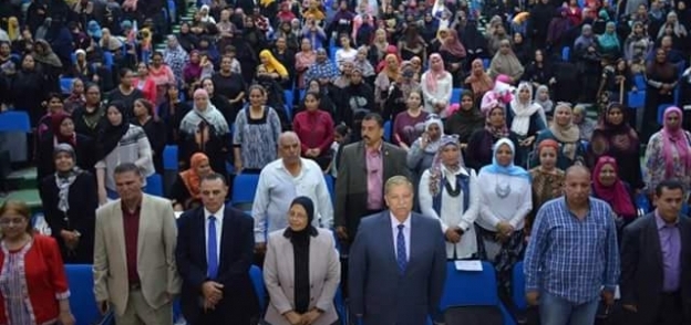 بالصور  محافظ الإسماعيلية يشهد احتفالية المجلس القومى للمرأة بتسليم 2000 شهادة أمان للسيدات