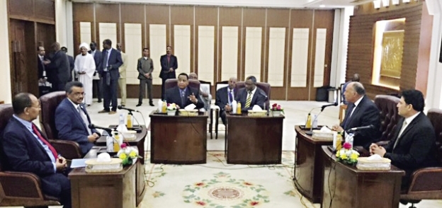 وزراء الدول الثلاث خلال الاجتماع السداسى لسد النهضة فى الخرطوم