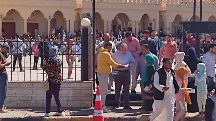 حملة مياه البحر الأحمر أمام المساجد