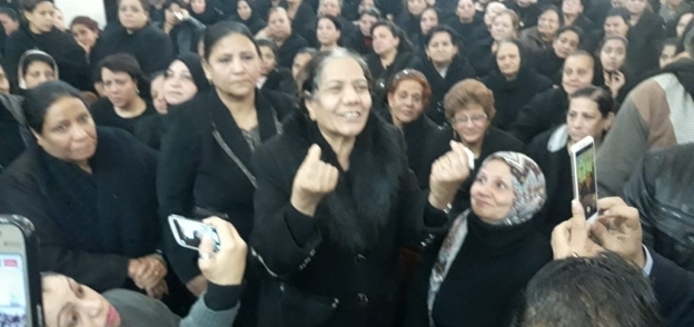 صور| "مسلم ومسيحي".. تشييع جثمان "مكاريوس" ضحية "محطة مصر" بنجع حمادي