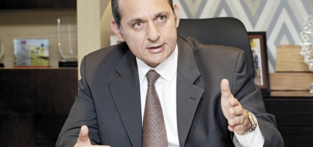 هشام عكاشه رئيس مجلس إدارة البنك اﻷهلي المصري