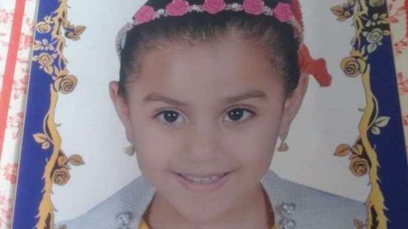 الطفلة روضة التي قتلت على يد عجوز في كفر الشيخ