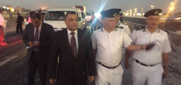 مساعد وزير الداخلية لغرب الدلتا يفاجىء الخدمات الأمنية على "الصحراوى"