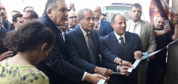 وزير التموين يفتتح معرض أهلا رمضان بأرض كوته في الإسكندرية