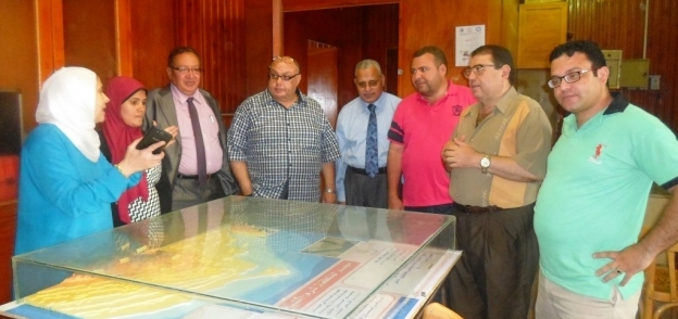 رئيس مجلس مدينة اشمون في زيارته لقسم الجغرافيا