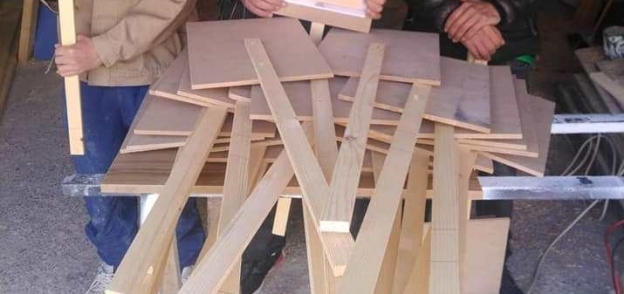 لافتات "وليد" الخشبية