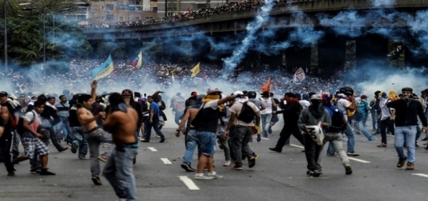 المعارضة في فنزويلا تتظاهر مجددا ضد الرئيس مادورو