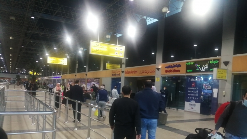 مصادر: إنطلاق 57 رحلة دولية وداخليه اليوم من مطار القاهرة الدولى وتنسيق على أعلى مستوى للحد من الزحام