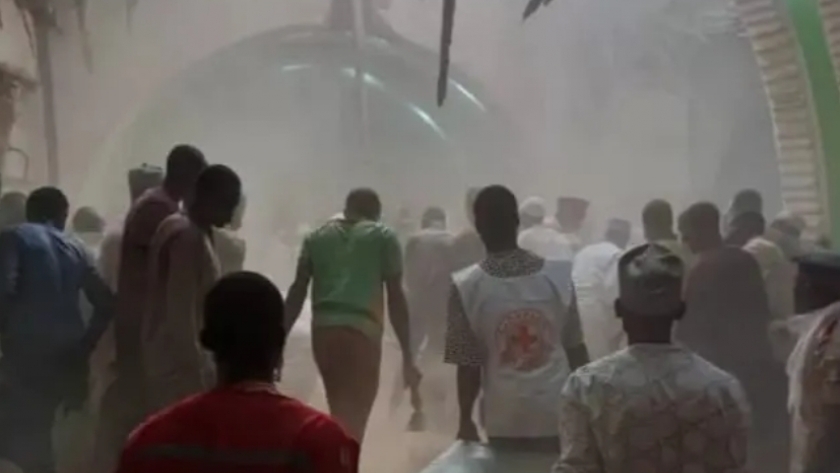 عمليات إنقاذ ضحايا انهيار المسجد بنيجيريا-صورة أرشيفية