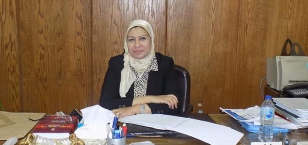 الدكتورة سلوى رشاد -عميدة كلية الألسن بجامعة عين شمس