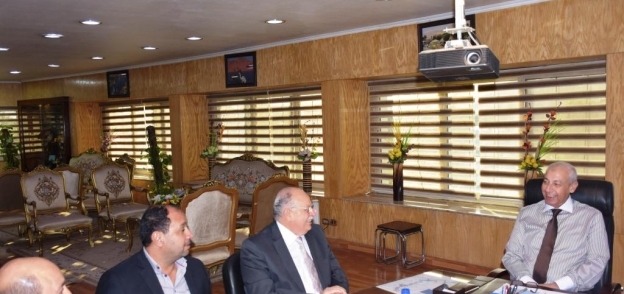 محافظ أسوان يرحب بافتتاح الفرع الإقليمى لإتحاد الصناعات المصرية في أسوان
