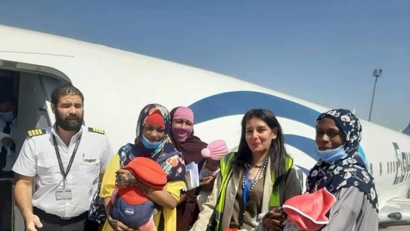 مصر للطيران تضيف رحلة ثالثة اسبوعيا الي انجمينا