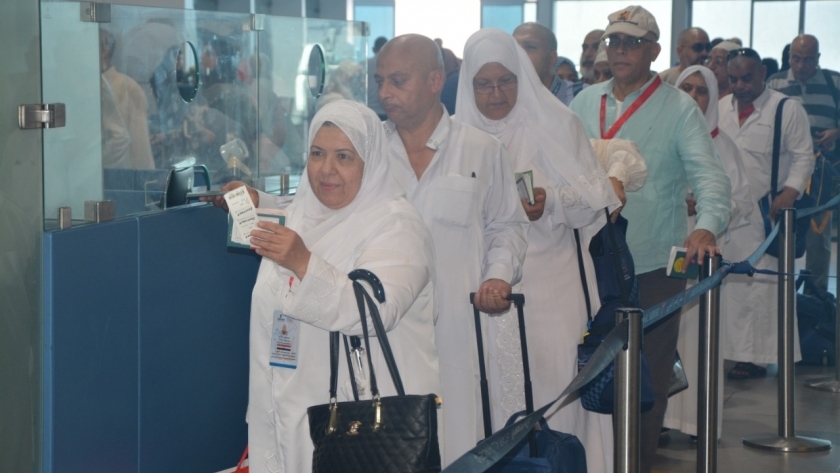 رحلات عودة حجاج مصر للطيران