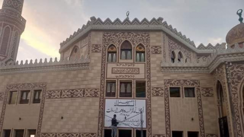 مسجد السادات بميت أبو الكوم قبل افتتاحه من وزير الأوقاف ومحافظ المنوفية
