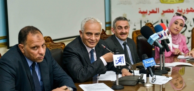 د. رضا حجازى خلال المؤتمر الصحفى