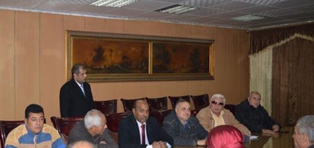 رئيس مدينة المحلة يجتمع بأعضاء لجنة تطوير العشوائيات لبحث أليات تطويرها وتنمية البنية التحتيه والخدمات