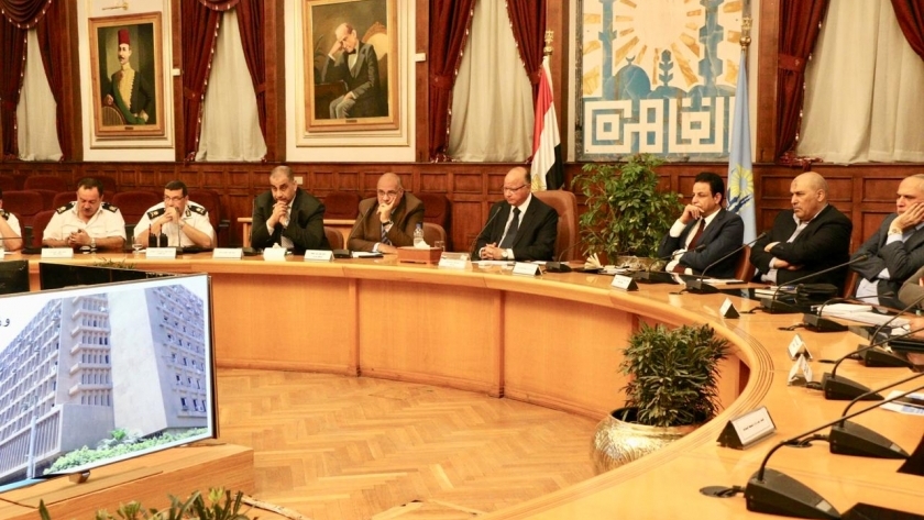 جانب من اجتماع محافظ القاهرة