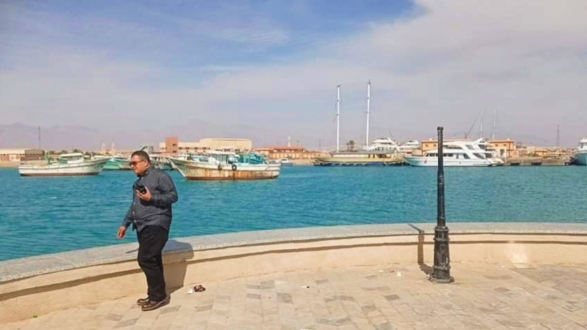 مبروك الغمريني رئيس مدينة طور سيناء يتابع تجهيزات ممشى أهل مصر