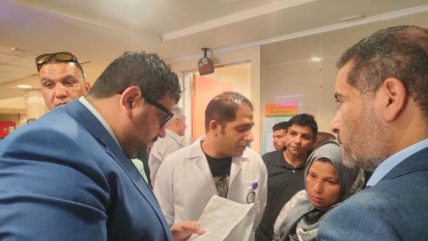 الدكتور محمد سامي خلال تفقده مجمع الإسماعيلية الطبي