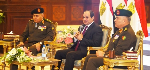 الرئيس عبد الفتاح السيسي خلال لقائه مع قادة وضباط القوات المسلحة