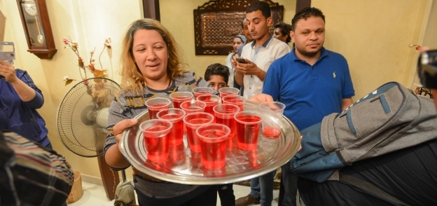 بالصور| "زعاريد وشربات" وأفراح داخل منزل النقيب محمد الحايس