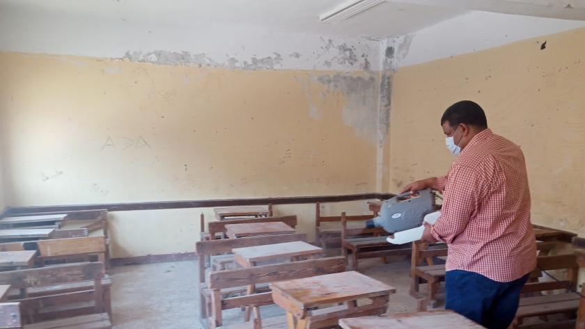 تعقيم مدرسة بكفر الشيخ بعد إصابة عاملين بكورونا