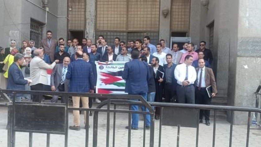 وقفة محامين القليوبية لدعم القضية الفلسطينية