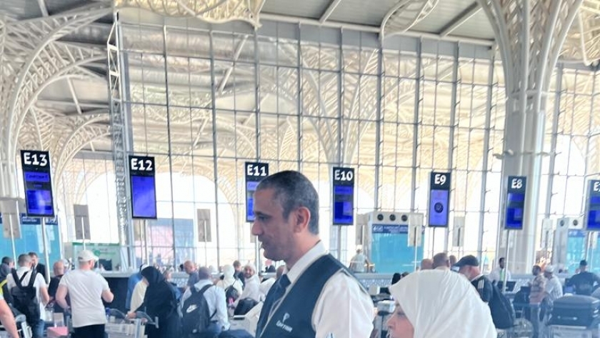 قيادات مصر للطيران تشدد على تقديم أفضل خدمة ممكنة لحجاج بيت الله الحرام