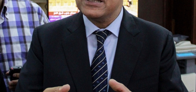 الدكتور أحمد زكى بدر