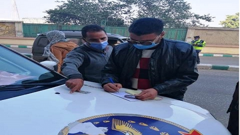 تغريم 48 سائق لعدم الإلتزام بإرتداء الكمامة الواقية لمواجهة فيروس كورونا المستجد
