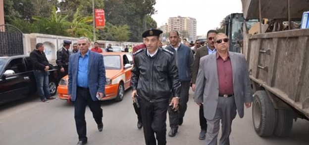 محافظ الاسماعيلية ومدير الأمن يشهدان انطلاق حملة أسبوع الانضباط للشارع الاسماعيلى .