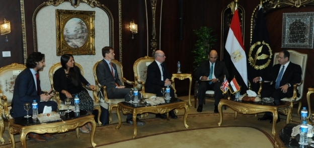 اللواء مجدي عبد الغفار أثناء لقاء وزير الدولة البريطاني