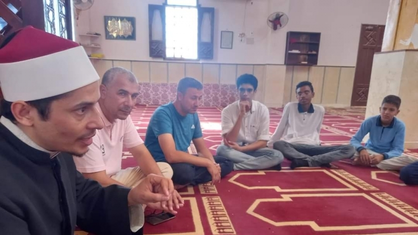 لقاء دعوي وتثقيفي بمسجد ابو زنيمة لطلبة المدارس الأزهرية