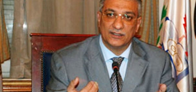 وزير التنمية المحليه  أحمد زكي بدر