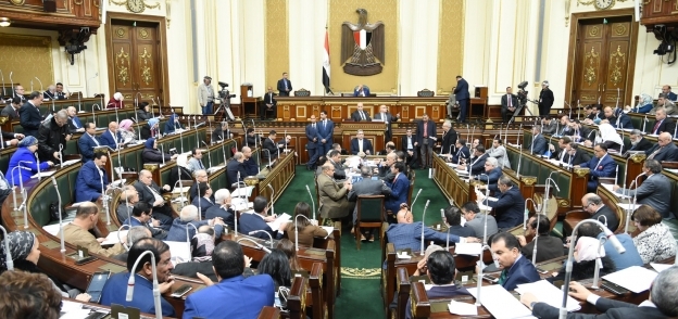 أعضاء بـ«النواب» أثناء جلسة تعديل قانون الشركات المساهمة