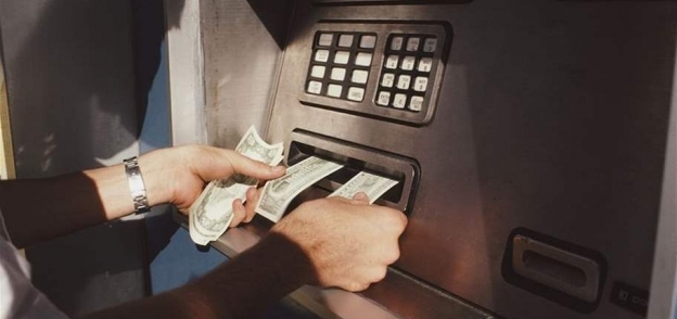 مسجل خطر يسرق ماكينة «ATM» من مدرسة بالمنصورة- صورة تعبيرية