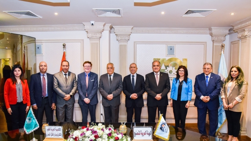 اتفاق بين العربية للتصنيع و«النقل البحري» لتنفيذ مشروعات بحثية